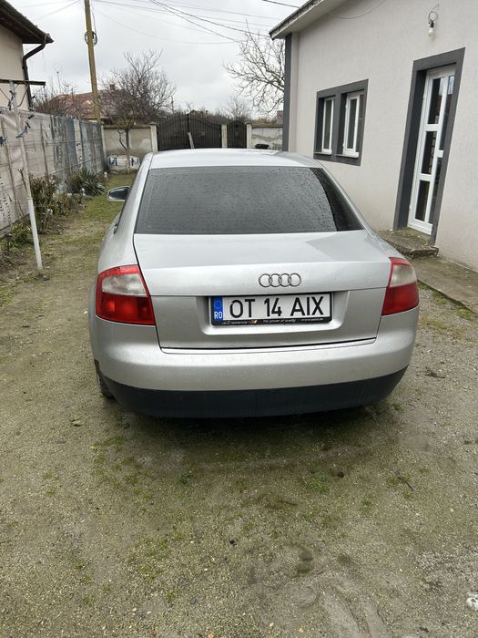 Vand audi a4 1700 euro