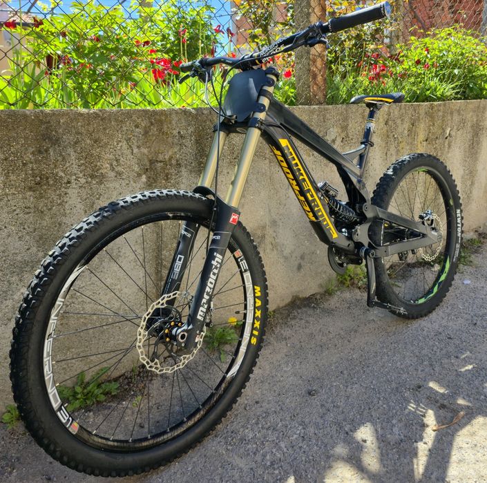 Nukeproof Pulse 27.5 Downhill висок клас Marzocchi вилка, Cane Creek Shox, 1x11 Zee Shimano