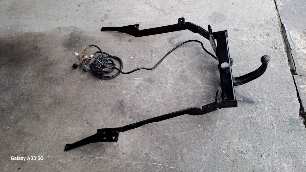 Продавам оригинален теглич за Peugeot 607/Пежо 607