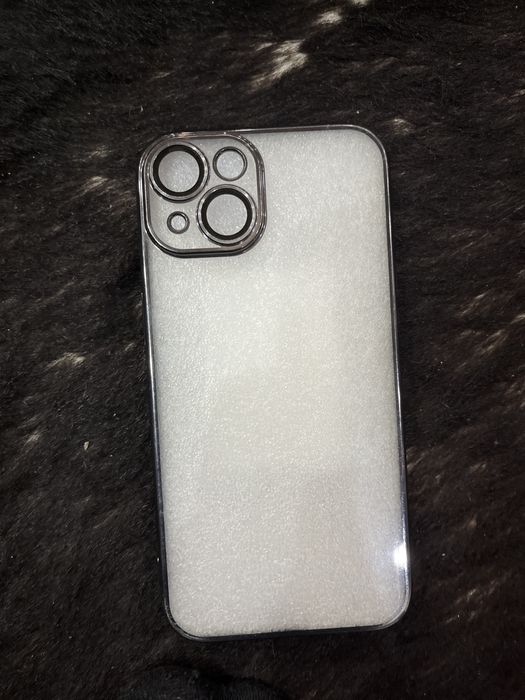 ПРОДАВАМ калъф прозрачен за iphone 13 чист