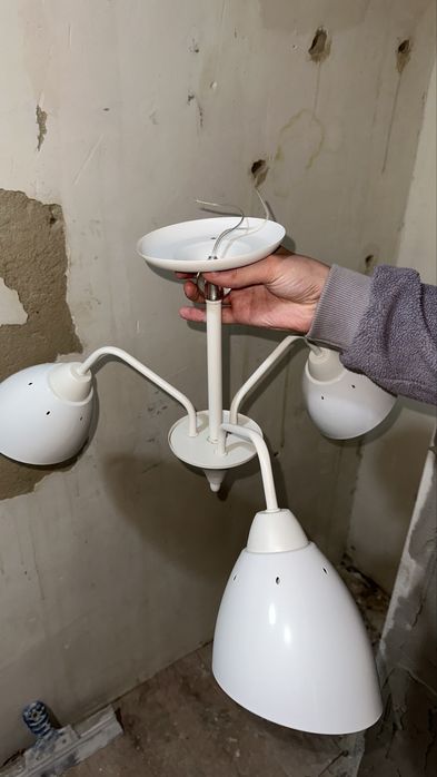 Люстра трехрожковая