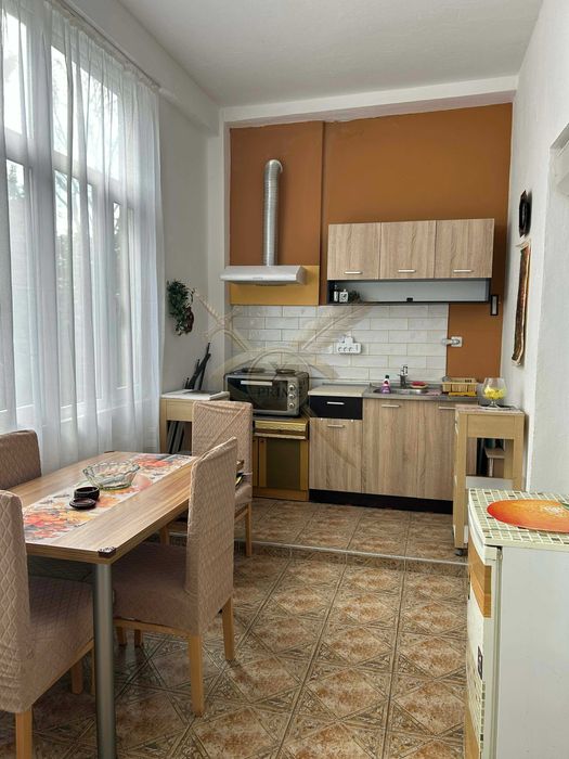 Тристаен апартамент в Център! 2236292
