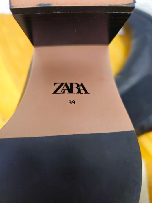 Cizme ZARA noi cu eticheta