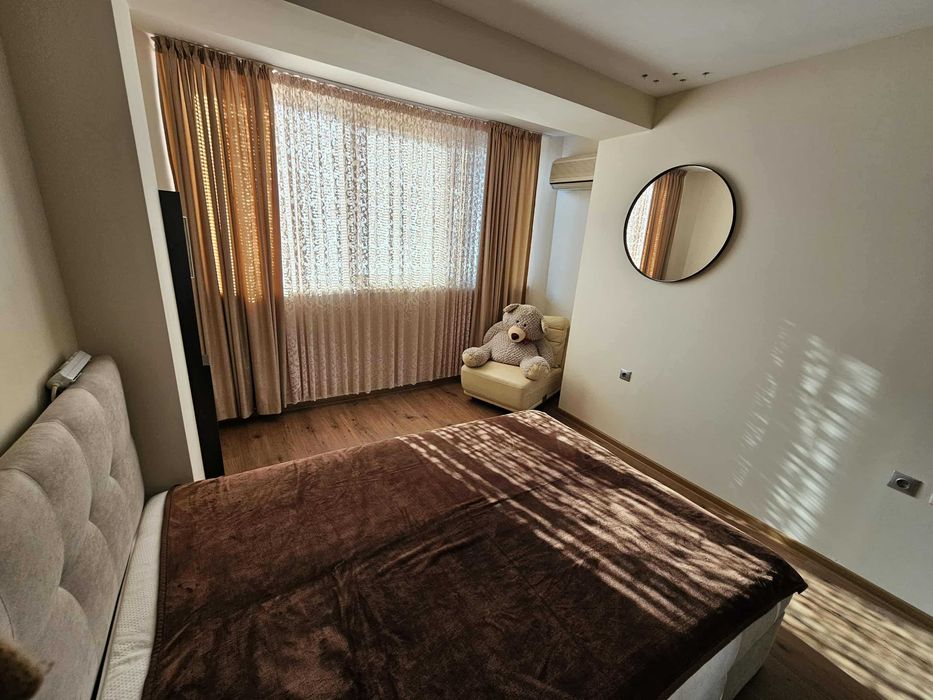 Дава се под наем Тристаен апартамент в Варна, Червен площад - 105 кв.м за 997.05 € - Снимка #21