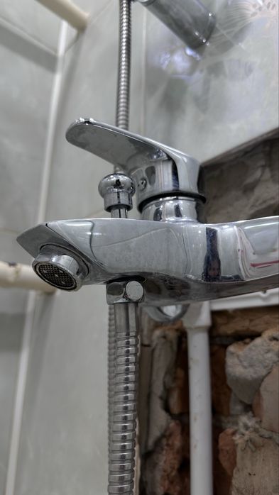 Смеситель для ванной