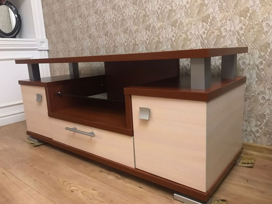 Продам ТВ тумбу