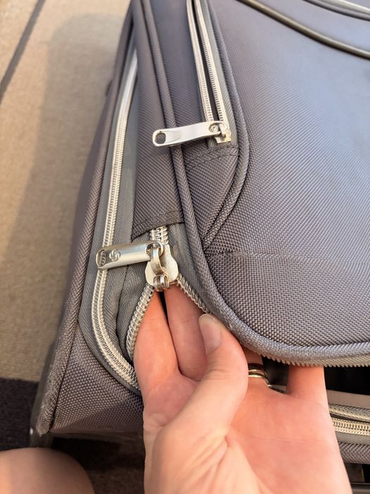 Vand valiza / troller samsonite 55x25 cm fermoar impecabil!