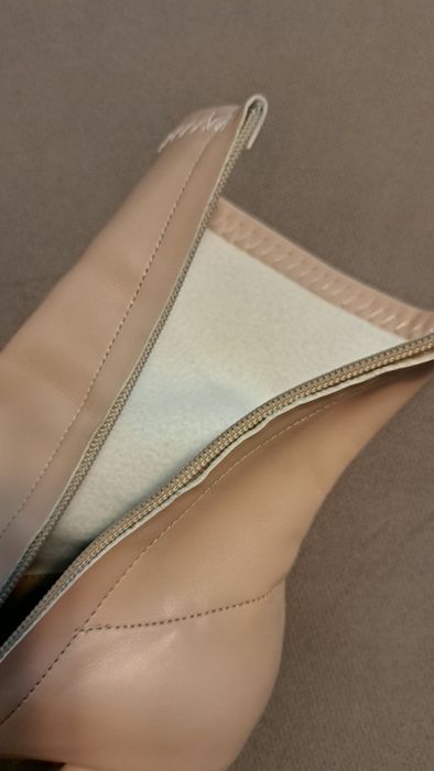 Botine roz-bej, 37, stare foarte buna