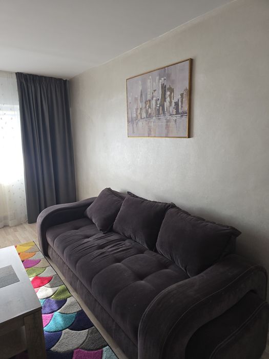 Apartament cu 3 camere de închiriat