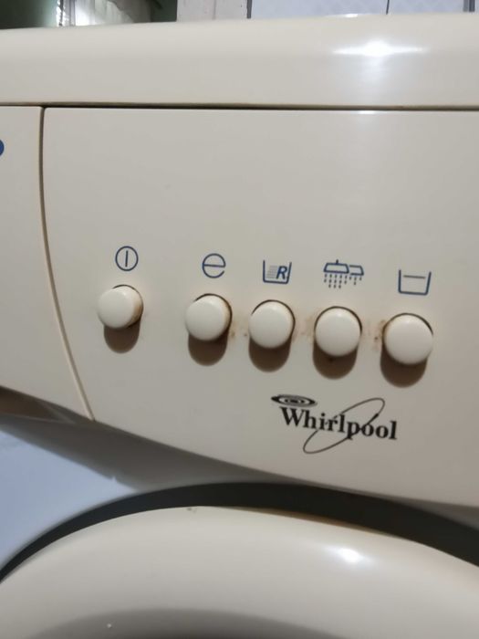 Mașină de spălat cu încărcare frontală Wirpool