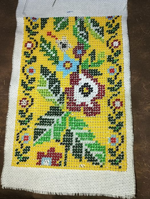 Vând curele si chimire cusute cu margele