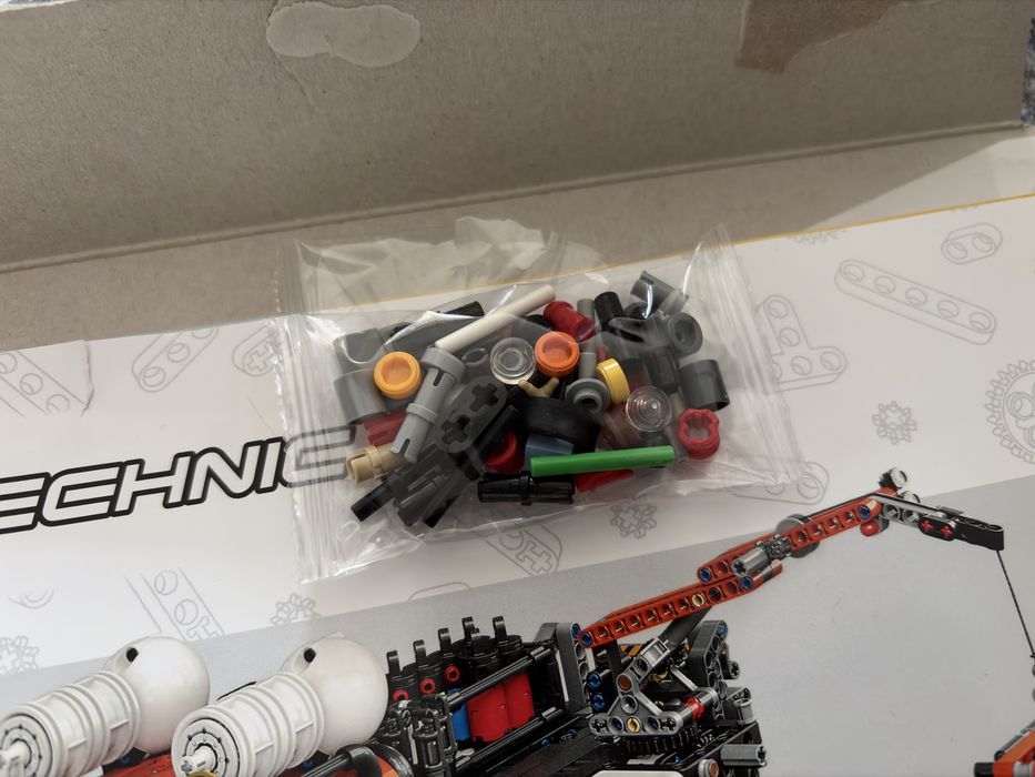 Lego Technic 42180
