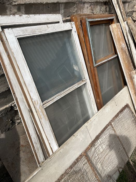 Продам оконные рамы/окна