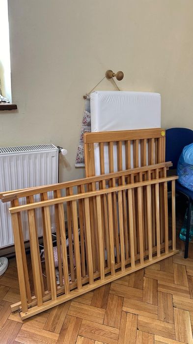 Pătuț din lemn pe 3 nivele