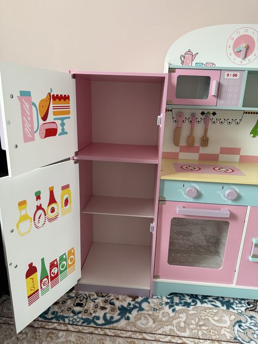 Детская деревянная кухня