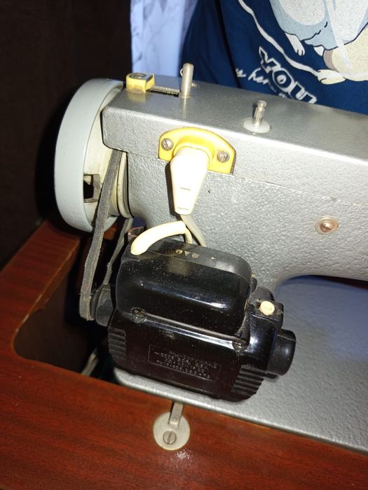 Продам швейную машинку.