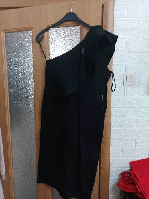 оригинални маркови рокли Alaia, Valentino и други