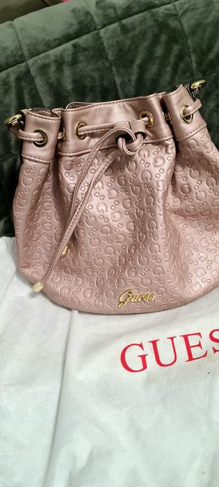 Geanta Guess originala Noua de tip bucket