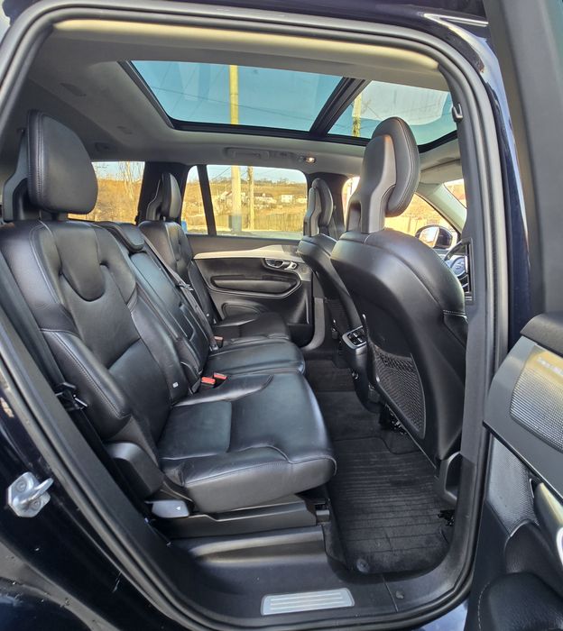 Volvo Xc90 AWD * D5 * Momentum * 7 Locuri