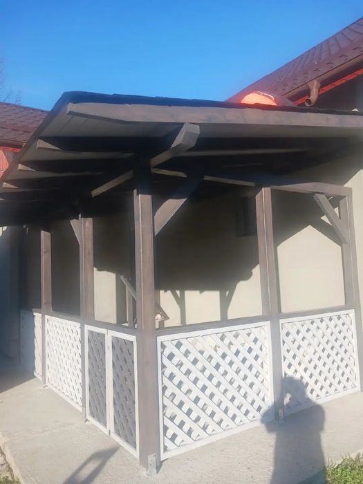 Vând foișor hexagonal cu latura de 2,5 metri