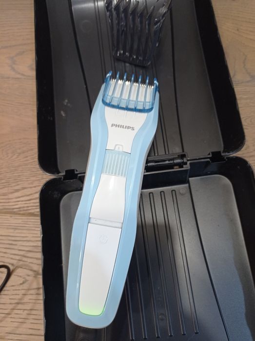 Электрическая бритва Philips
