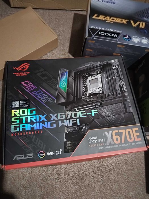 Стъбилно PC - AMD Ryzen 7  7800X3D 8-Core Processor GeForce RTX 4080 JetStream 16GB