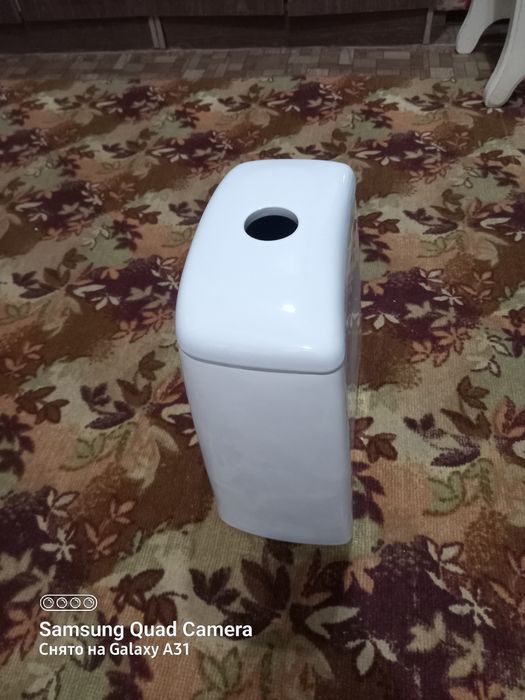 Продаю  бачок от унитаза.