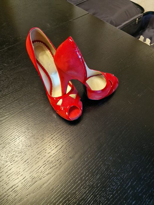 Pantofi rosii Vicina