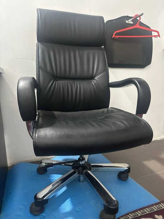 Продаб офисное кресло