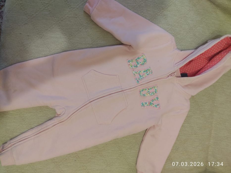 Отдам детские комбинезоны