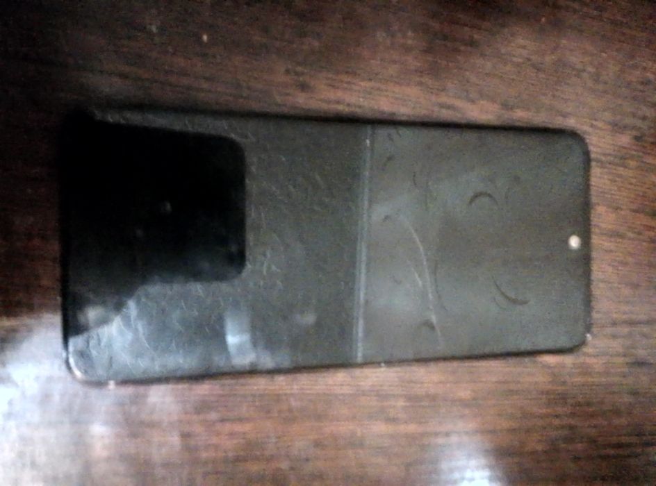 Продам разбитый телефон Redmi note 11