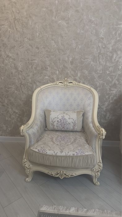 2 дивана и 3 кресла