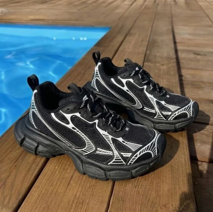 Balenciaga 3XL Black&White