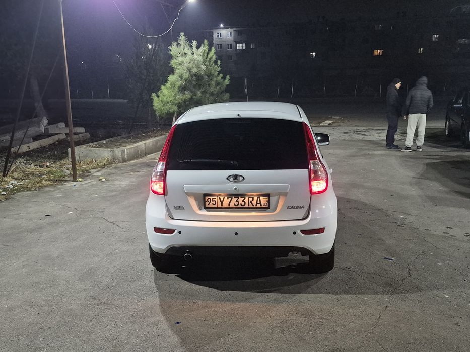 Lada Kalina 2 sotiladi