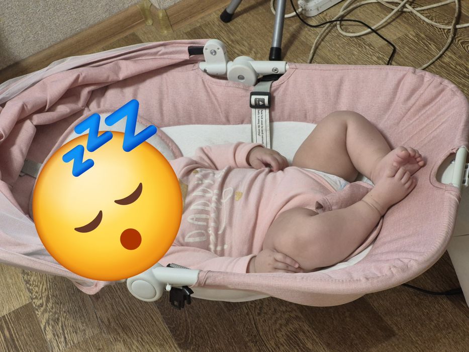 Продам шезлонг розовый