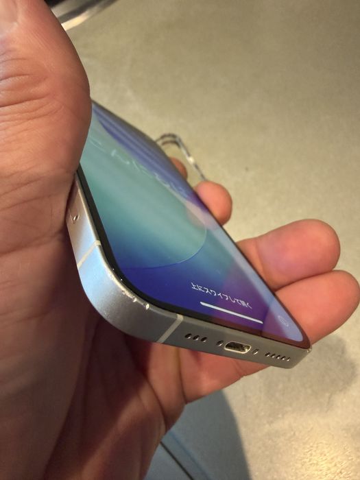 Продавам  Iphone 12