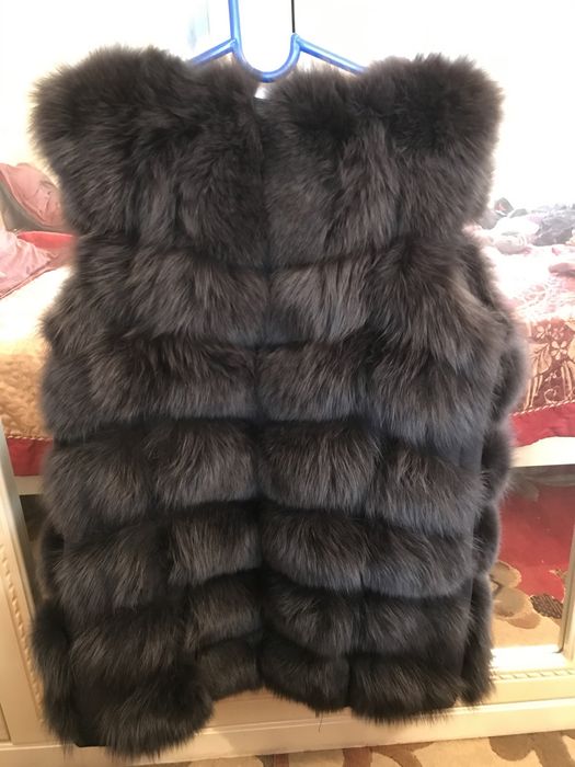 Меховая жилетка