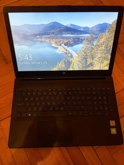 Laptop HP 15-da0193nq la cerere instalez Windows si Office cu licenta