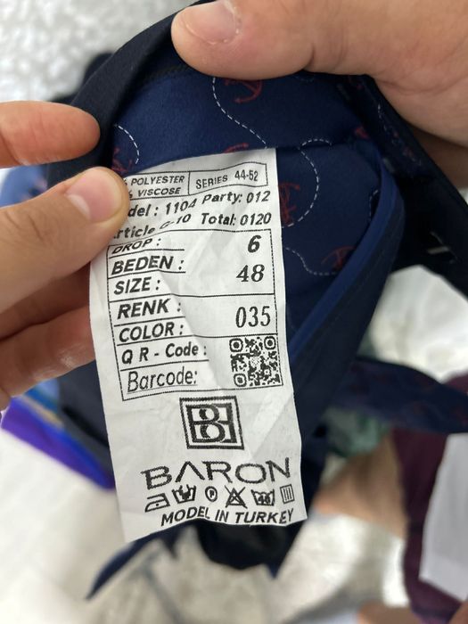 Продам костюм тройку.48 размер