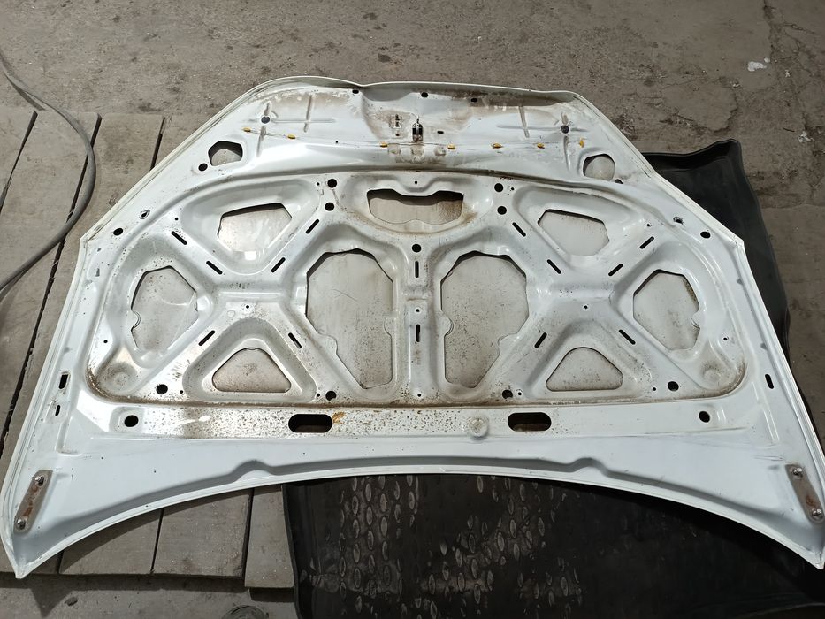 Капот  lada granta FL