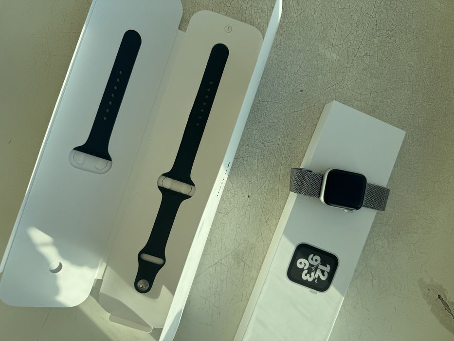 Эпл вотч SE продам !