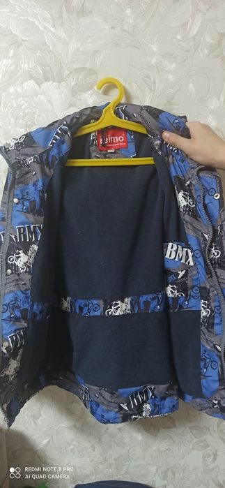 Продам куртку мальчиковую