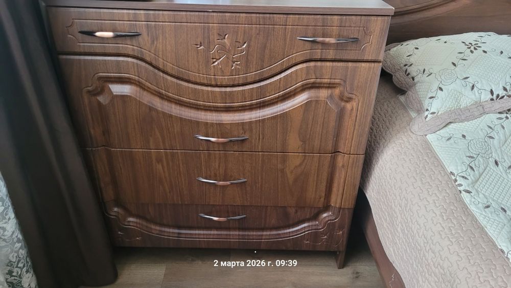 Продам спальный гарнитур