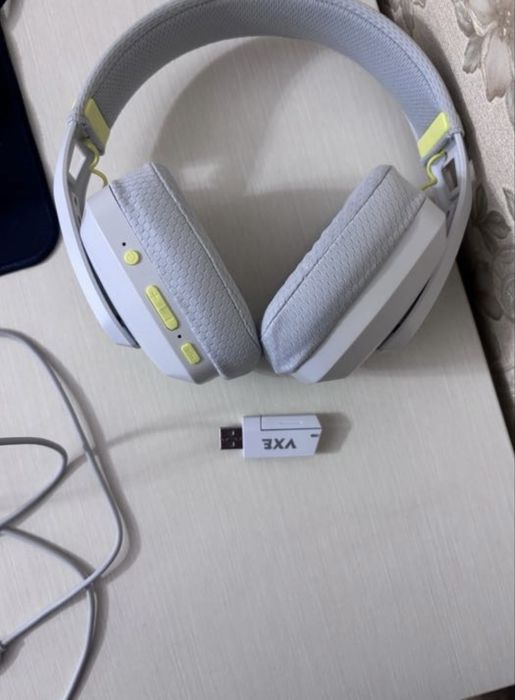 Игровой наушник безпроводной