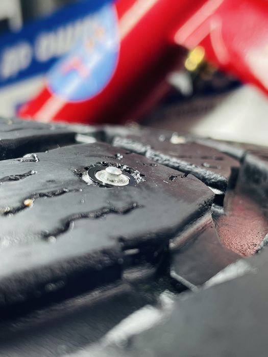 Дошиповка шин Резины ремонтным шипом