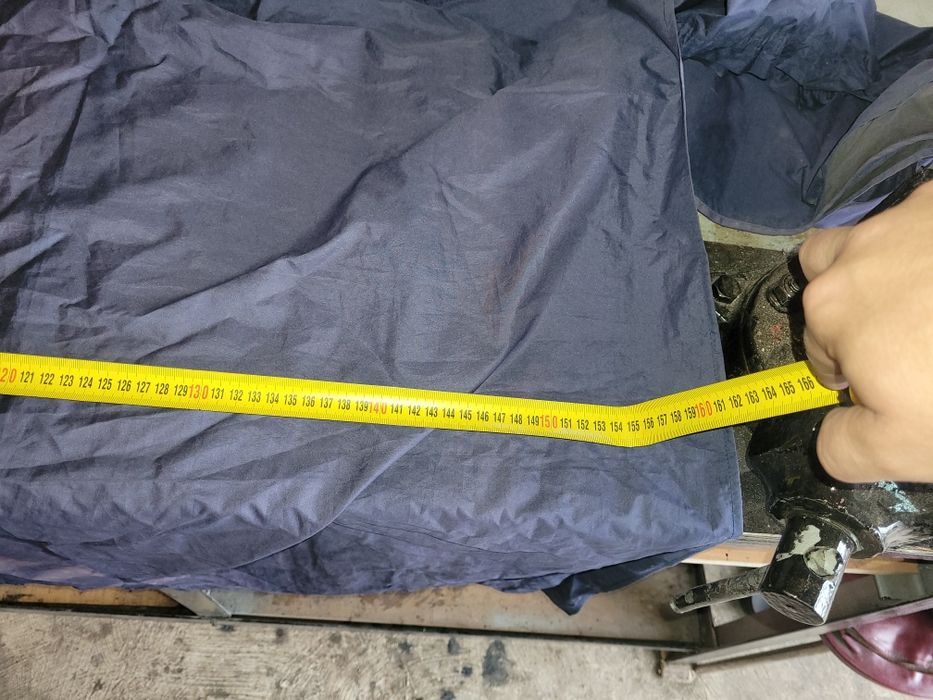 Продам шторка на универсал продам