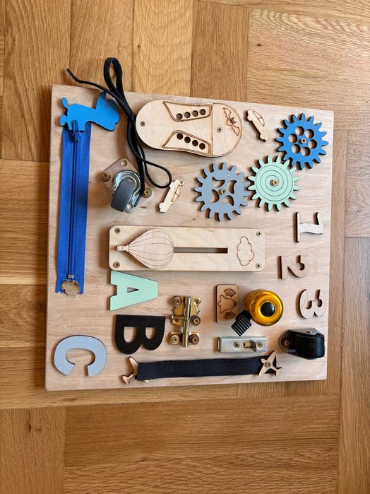 Играчки busy board / количка с бонбони / кошара бебе / плюшена люлка