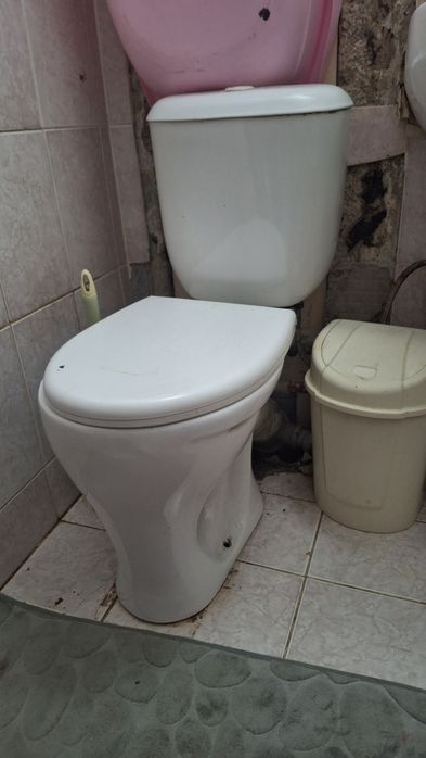 Продам унитаз, ванна . Состояние хорошее.  Бу. Торг есть.