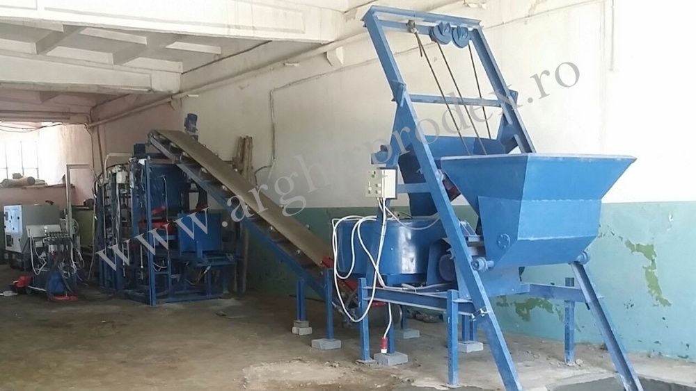 Linie de productie (PRESA) pavaj, borduri, boltari din beton
