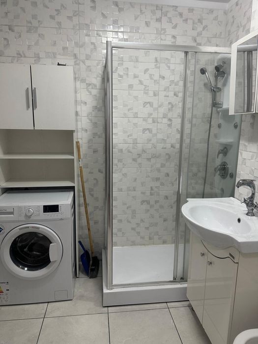 Persoana fizica inchiriez apartament 2 camere decomandat